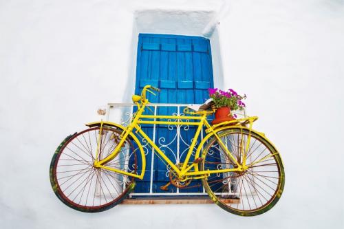 a vela in grecia - bicicletta